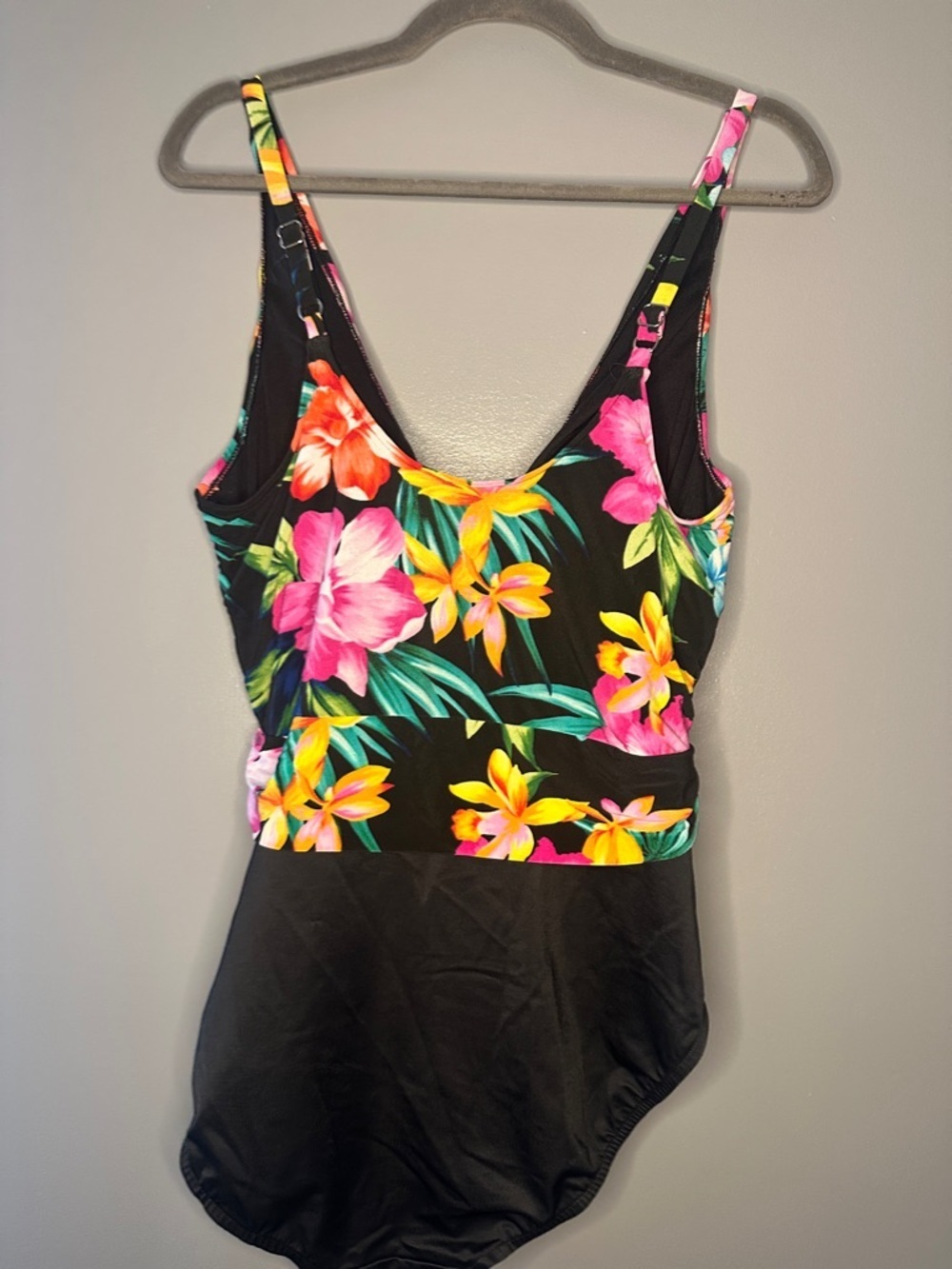 Trimshaper Swimsuit Women’s 14 floral Patterned One Piece - Picture 5 of 7